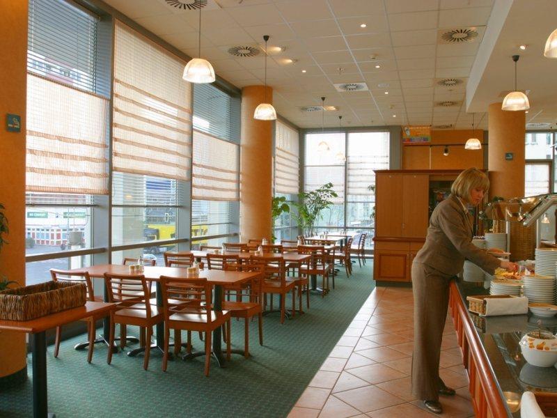ibis Hotel Berlin Spandau Buitenkant foto